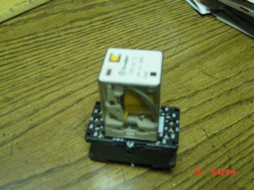 Finder type 60.13 relay 10a 250v 11-pin-relay with mount for sale