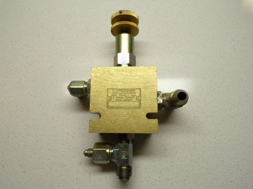 VICKERS VALVE BODY 23111 TM W/ PRV2 10 S 03 PRESSURE REDUCING VALVE (A) - A1