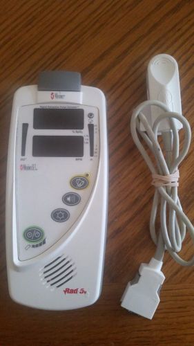 Masimo Rad-5v handheld Pulse Oximeter, 4 AA batteries included