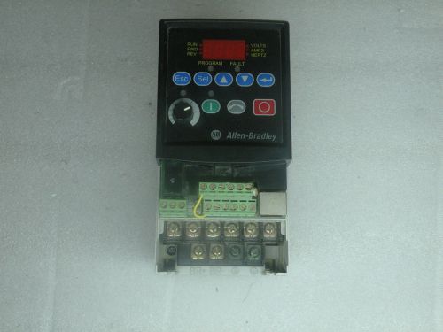 ALLEN BRADLEY POWER FLEX 4 FREQUENCY DRIVE 22A-D2P3N104