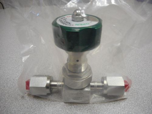 SWAGELOK 6LV-DAFR4-P-GR VALVE, MANUAL GREEN HDLE .25 FVCR w/ Connect Stub 1/4&#034;