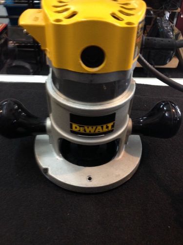 DeWalt DW610 Heavy Duty Router Fixed Base *Excellent*