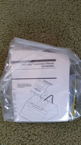 BRAND NEW WHELEN DASHKING 2000 WINDSHIELD MOUNT BRACKET NEW IN FACTORY BAG.