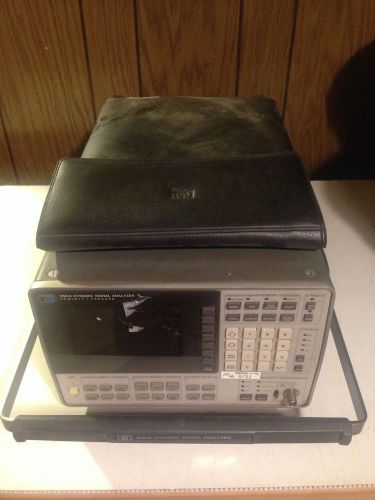 HP 3561A DYNAMIC SIGNAL ANALYZER w/ book and pocket