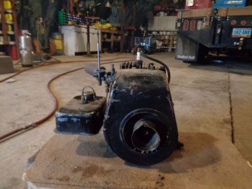 Running Antique Briggs and Stratton Model WI Engine