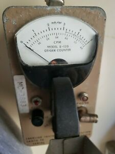 Model E- 120 Geiger Counter Eberline Instrument Sante Fe s/n 12961 Vintage