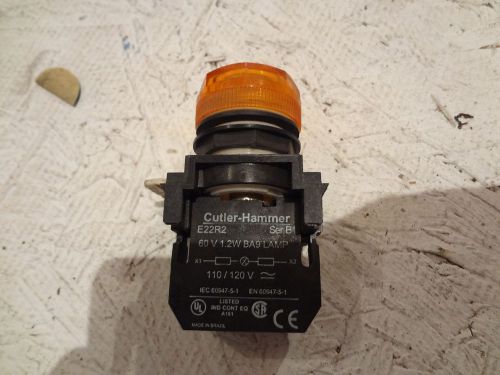 CUTLER HAMMER PILOT LIGHT- ORANGE- WITH E22R2 CONTACT BLOCK