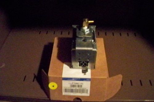 Johnson controls p10bc-7c low pressure control *nib* for sale