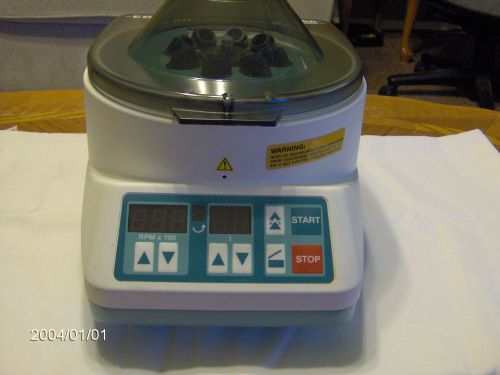 Hettich 2002-01 EBA 20 Small Centrifuge