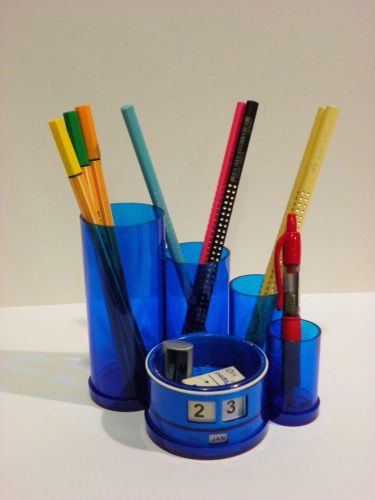 DESK TOP ORGANIZER   PEN HOLDER BLUE DATE INDICATOR OFFICE SCHOOL PLASTIC