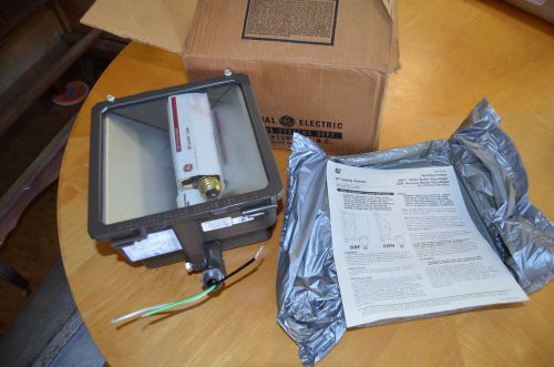 GE General Electric SBF15S1N 120V Flood Light SBF NIB