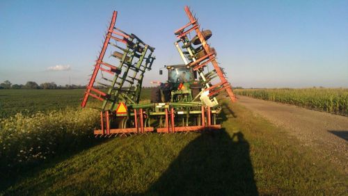 John Deere 960 30&#039; Field Cultivator