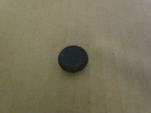 PLASTIC KNOB FROM ELEETROLYTIES CAPACITORS IN CIRCUIT TESTER MUL3333