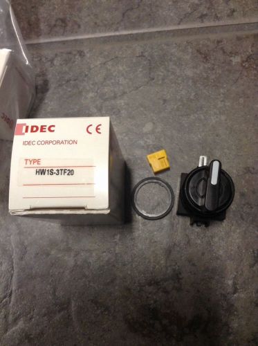 Lot Of 5 IDEC HW1S-3TF20 3-Way Selector Switch & HW1P-1FQD-G-24V PILOT LIGHT NEW-
							
							show original title