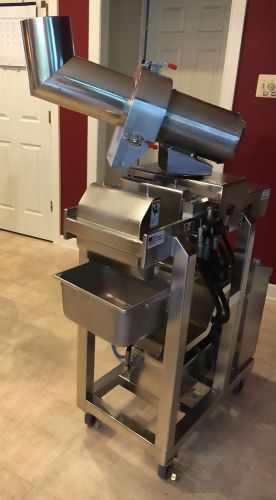 COLD PRESSED COMMERCIAL JUICER WITH SHREDDER