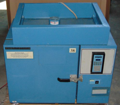 Thermotron s 1.2-h heating environmental chamber with 2800 digital controller for sale